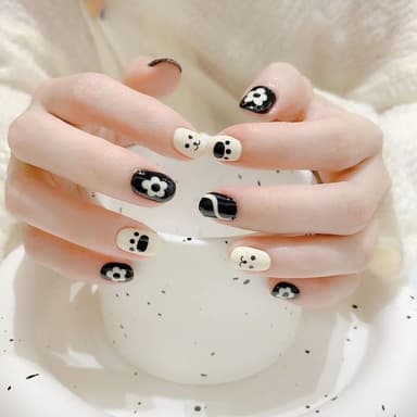 Black Nail Art